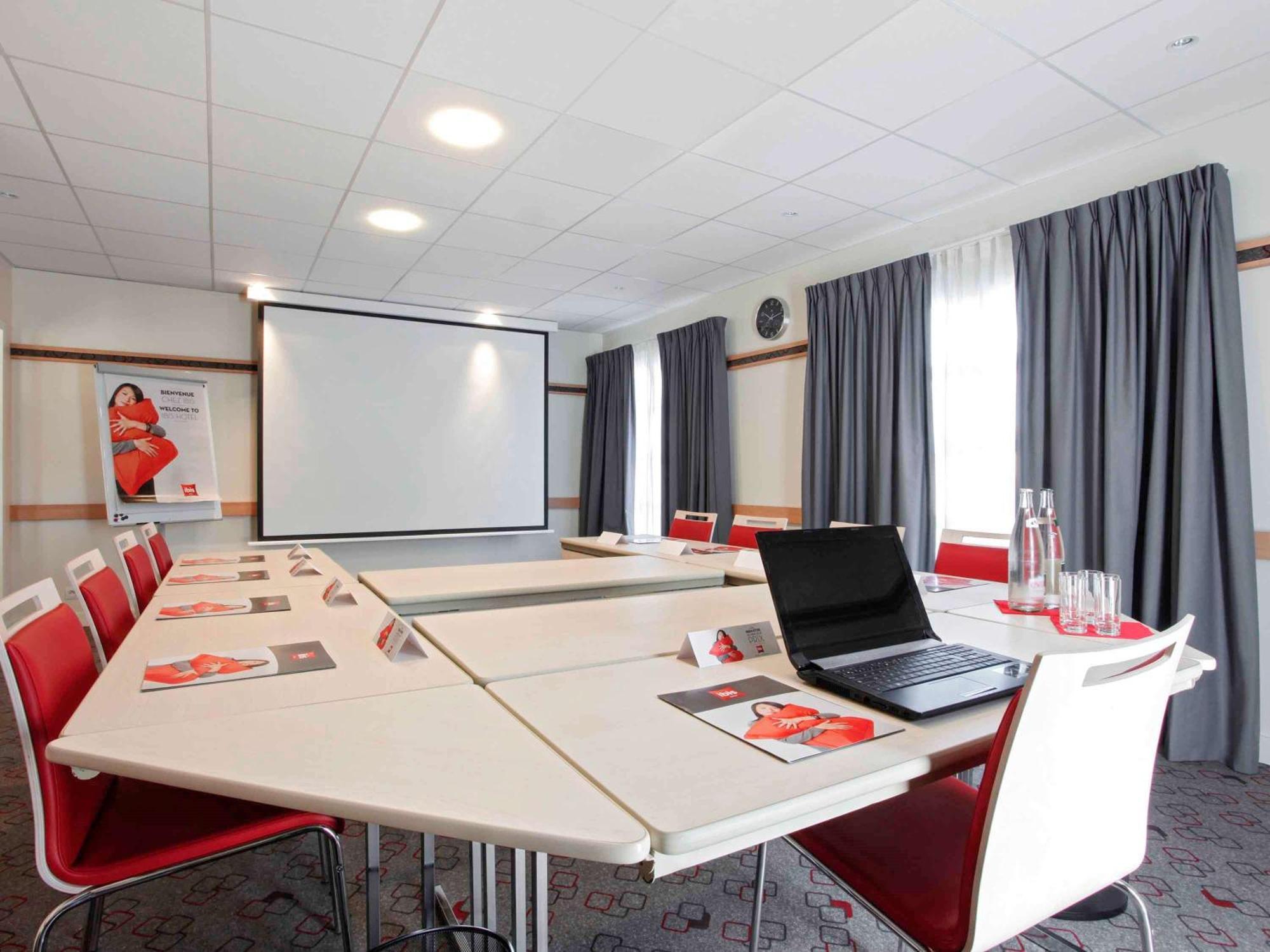 Hotel Ibis Manosque Cadarache Zewnętrze zdjęcie