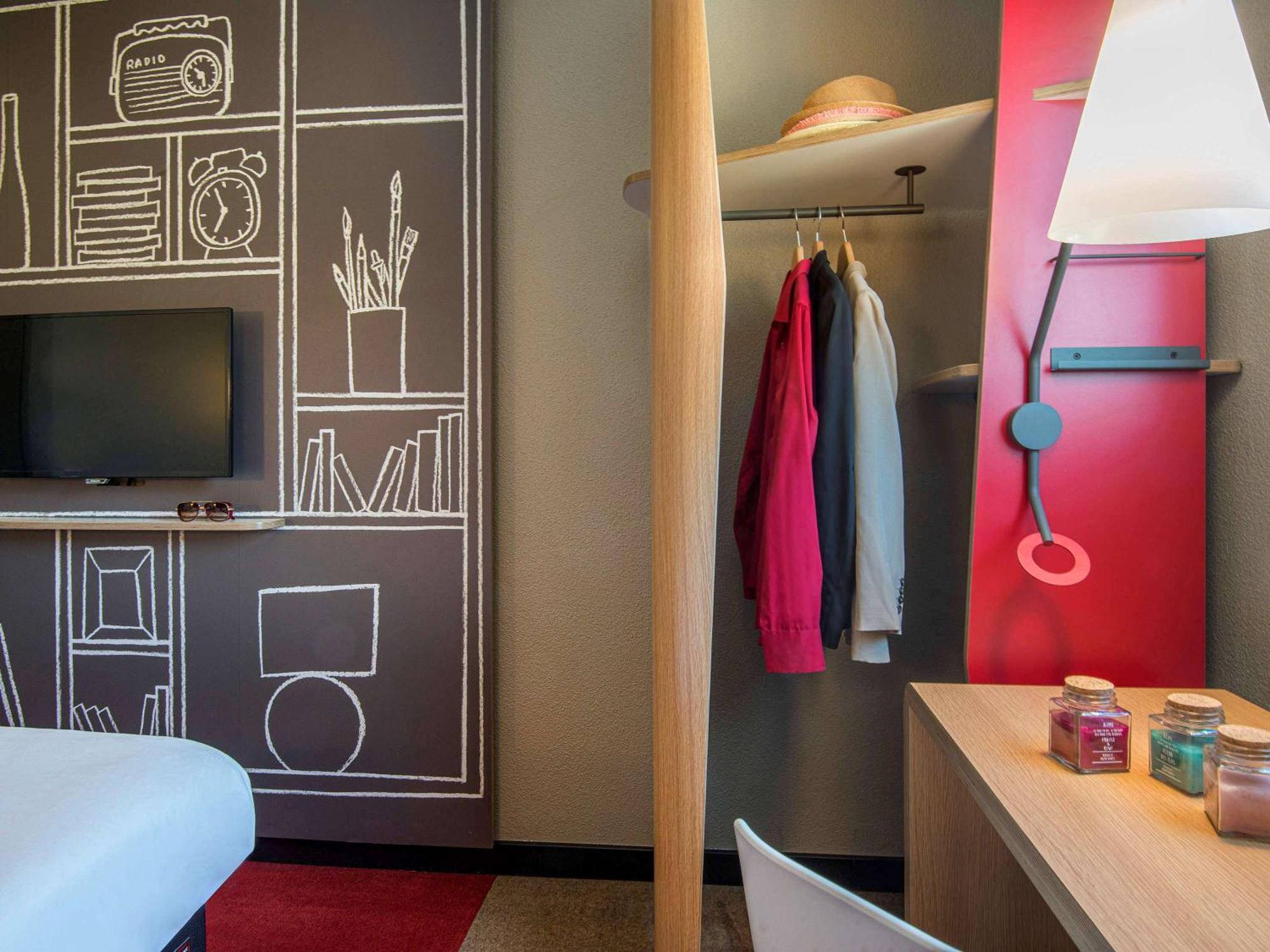 Hotel Ibis Manosque Cadarache Zewnętrze zdjęcie