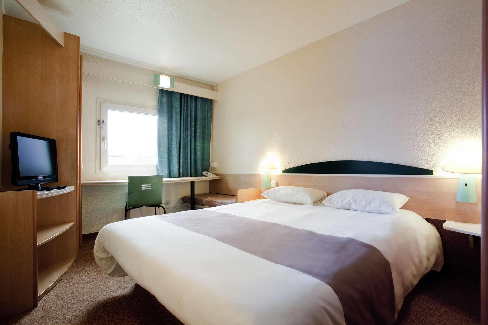 Hotel Ibis Manosque Cadarache Zewnętrze zdjęcie
